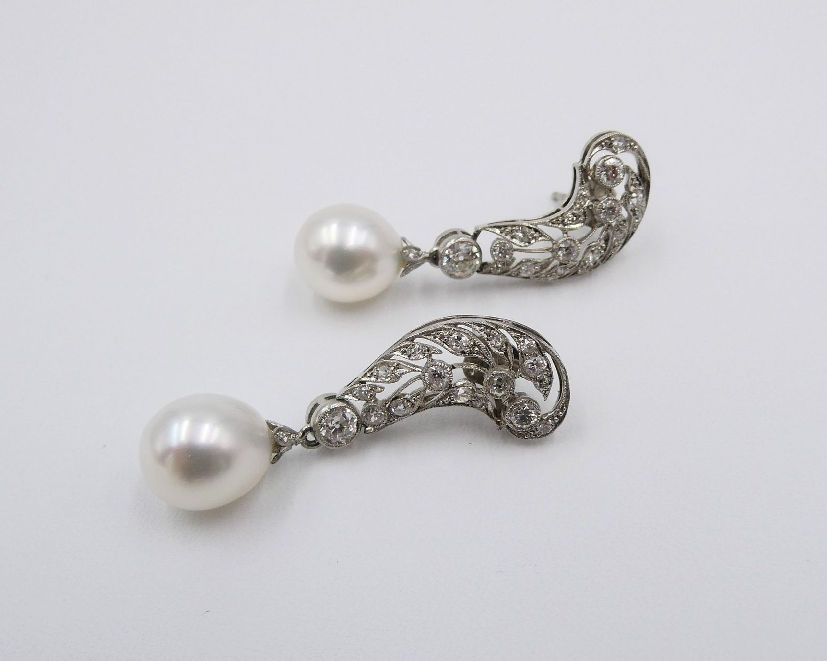 Orecchini pendenti & Orecchini a lobo: PERLEN OHRSCHMUCK MIT DIAMANTEN IN 950 PLATIN – Usato da Luzern venduto da EdiGem 1