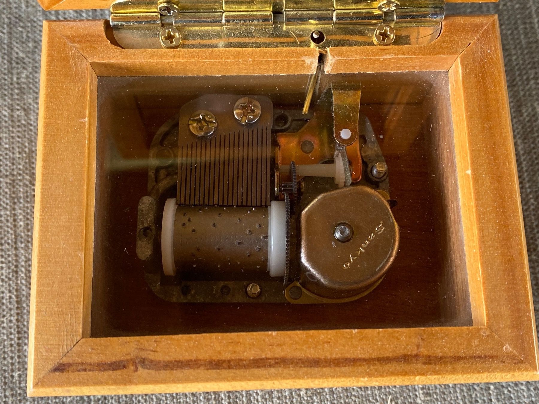 Sankyo Carillon: schöne Sankyo Japan Musikdose – Usato da Feldbach venduto da Olive1 6