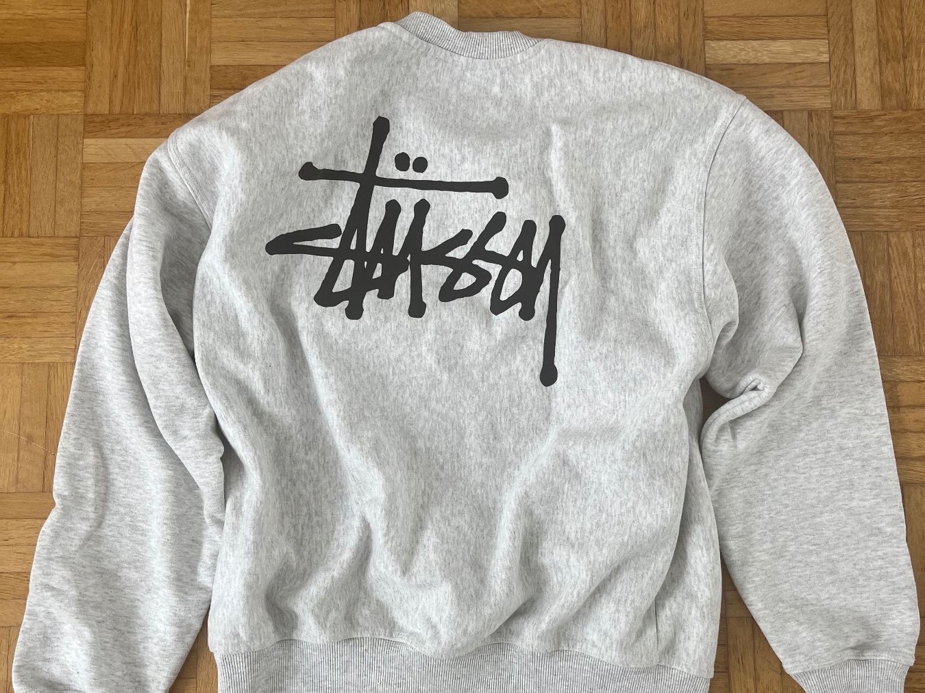 Stüssy Maglioni & Felpe: Pull gris Stüssy gris taille M – Usato da St-Sulpice VD venduto da fra_6p6z 1