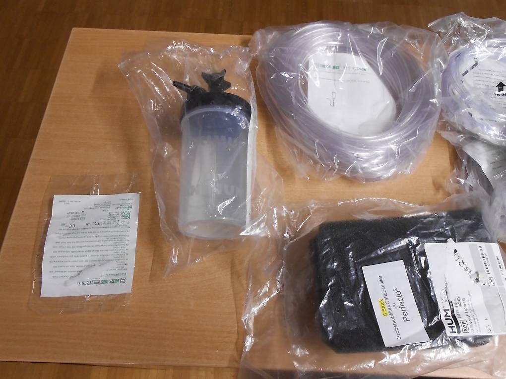 Attrezzature mediche: Philips Respironics Beatmungsgerät – Nuovo e nell'imballaggio originale da Gipf-Oberfrick venduto da Livingstone5 3