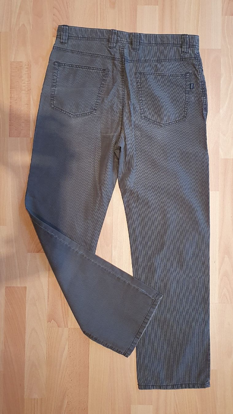 Pantaloni: Herren Cordhose, Gr. 33 – Usato da Pagig venduto da Spring14 2