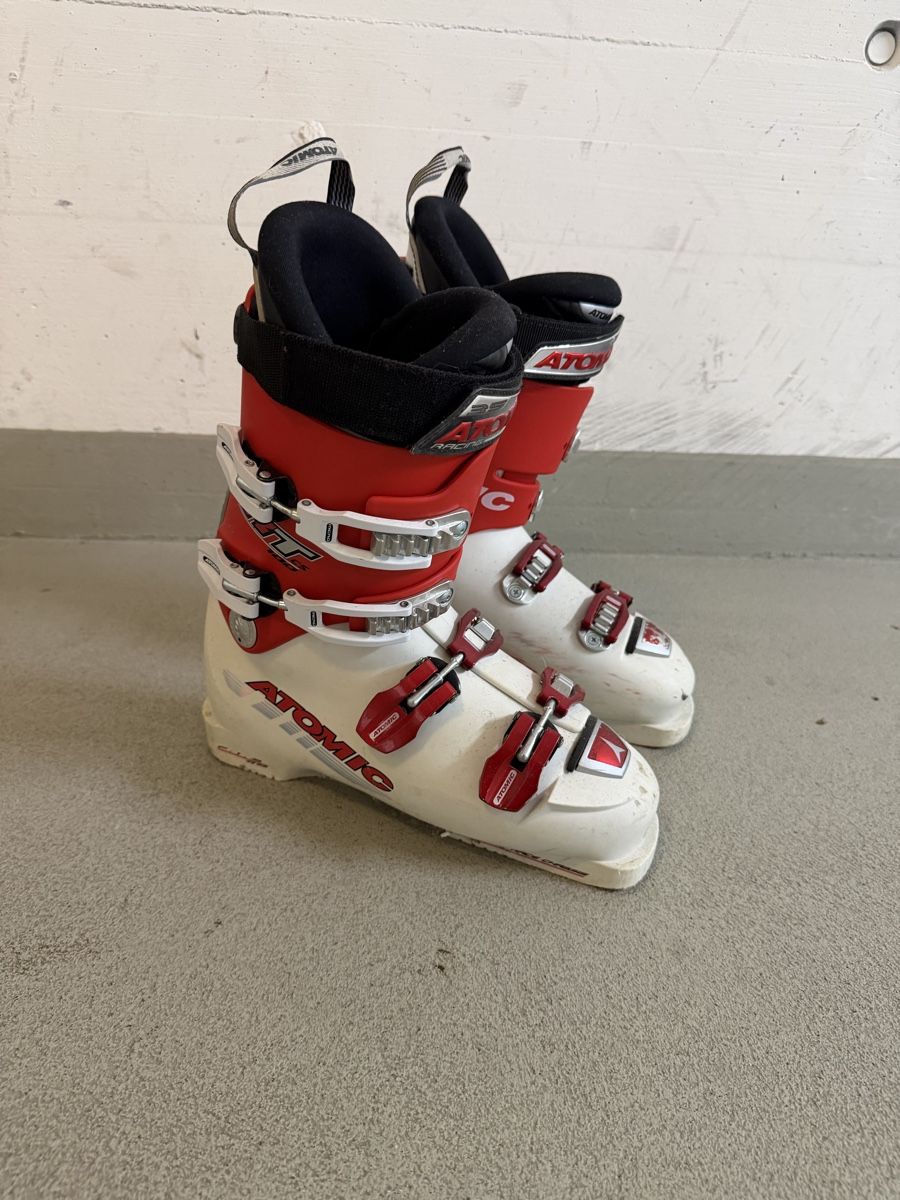 Atomic Chaussures hommes:   ATOMIC    SKI   -  SCHUHE    GR   42   – D'occasion à Wetzikon ZH par philippe_22