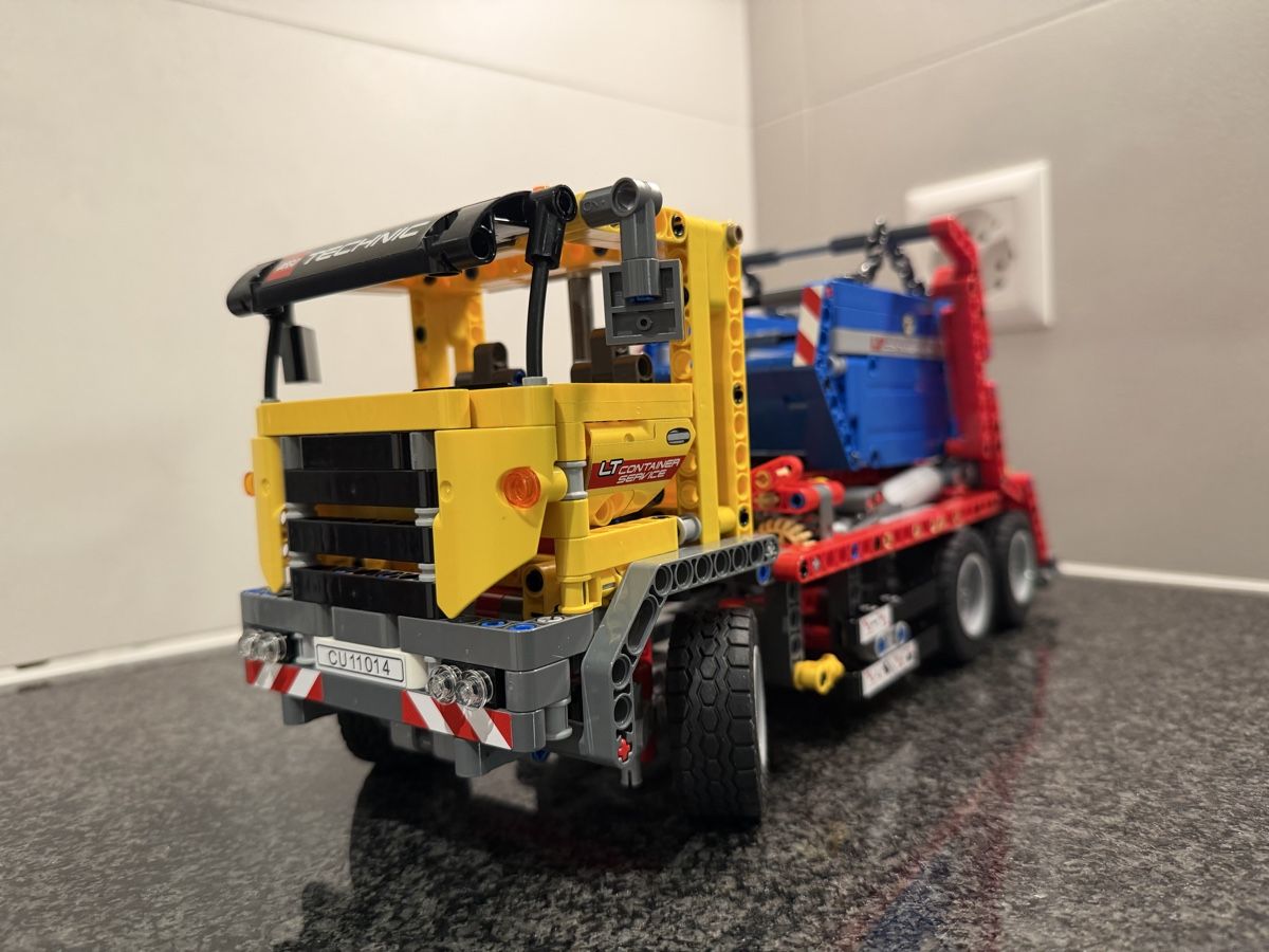 Lego Kit di costruzioni: LEGO Technic 42024 Container Truck – Usato da airolo venduto da unimo78