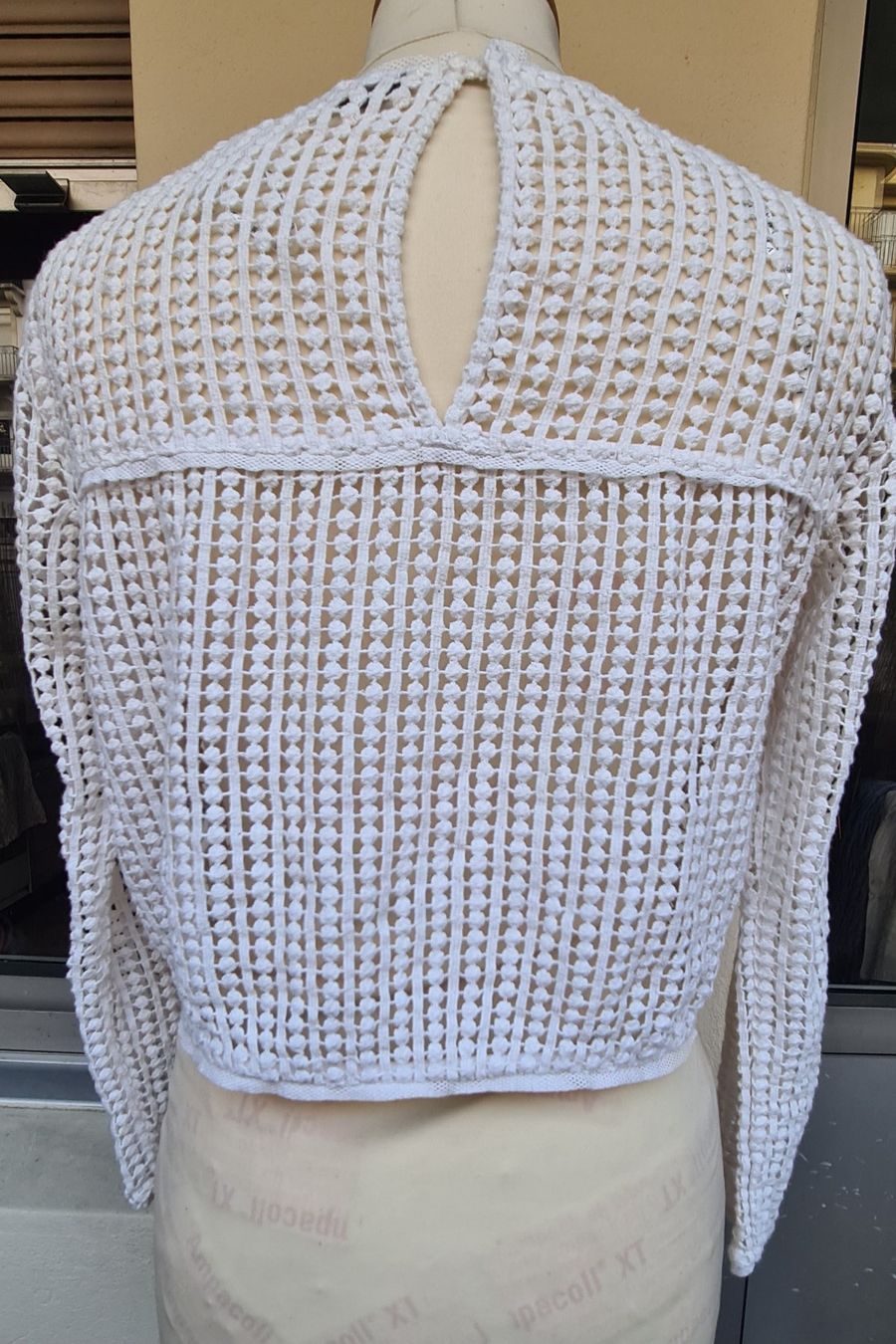 Top: Crop top en coton taille S – Usato da Genève venduto da Saleena 5
