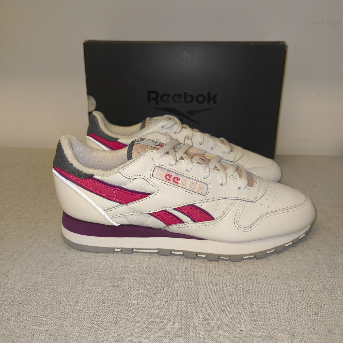 Reebok Damenschuhe: Reebok CL Leather US 6 EURO 37.5 – Neu und originalverpackt aus Uitikon Waldegg von PJLS1