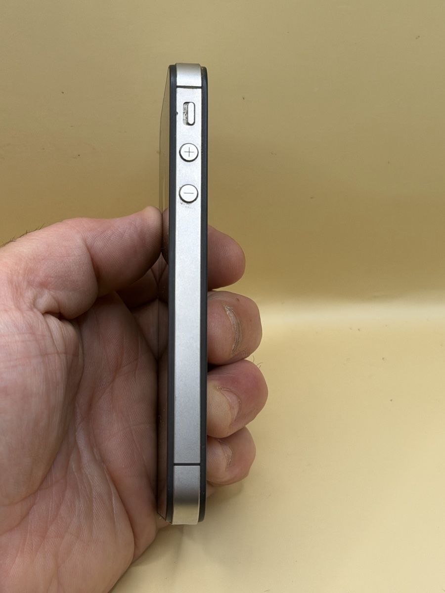 Apple Handys / Smartphones: 2x iPhone 4 + câble – Defekt aus Genève von sho_67qj 6