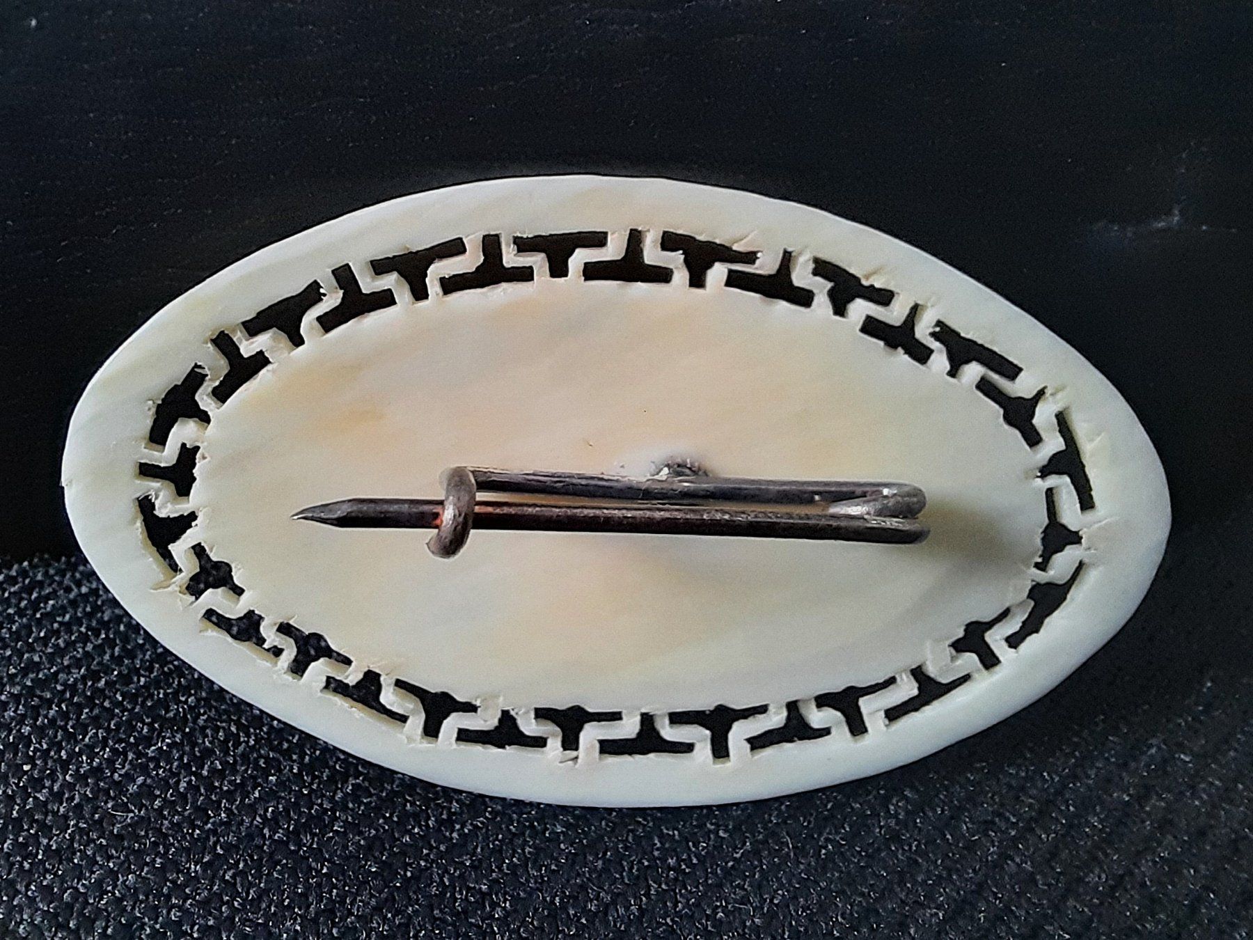 Spille & Fermagli: Antike Brosche-Handschnitzerei-um 1900 – Usato da Beinwil am See venduto da Restwert_Beinwil 6