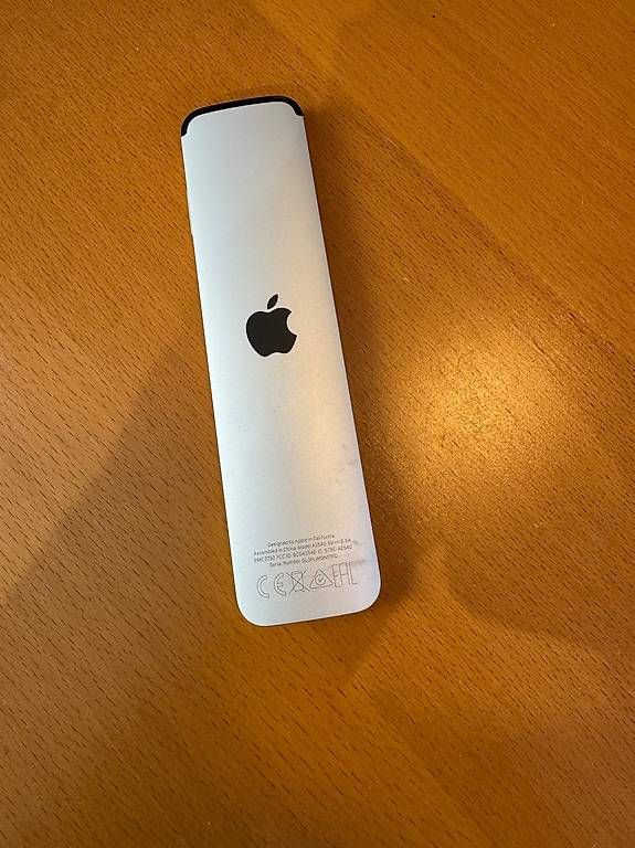 Télécommandes: Télécommande pour AppleTV – D'occasion à Gimel par jpp-mac 1