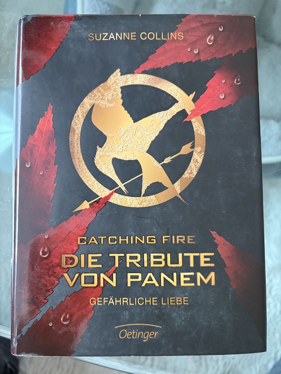 Libri: Die Tribute von Panem 2 - Gefährliche Liebe – Nuovo (secondo la descrizione) da Fehraltorf venduto da NG.Vintage