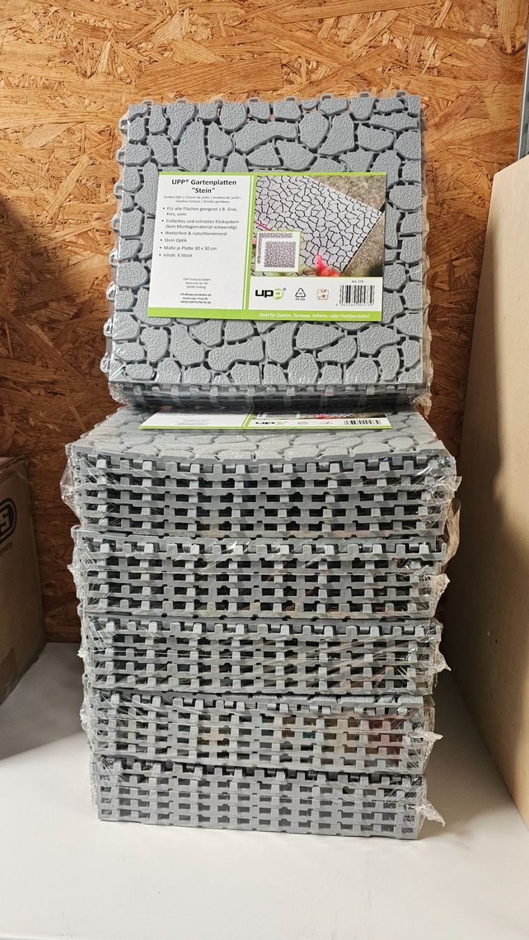 Rivestimenti per pavimenti: 6 Pack UPP Gartenplatten, Stein-Optik, 30 x 30 cm – Nuovo e nell'imballaggio originale da Koppigen venduto da Bracher_Mail-House