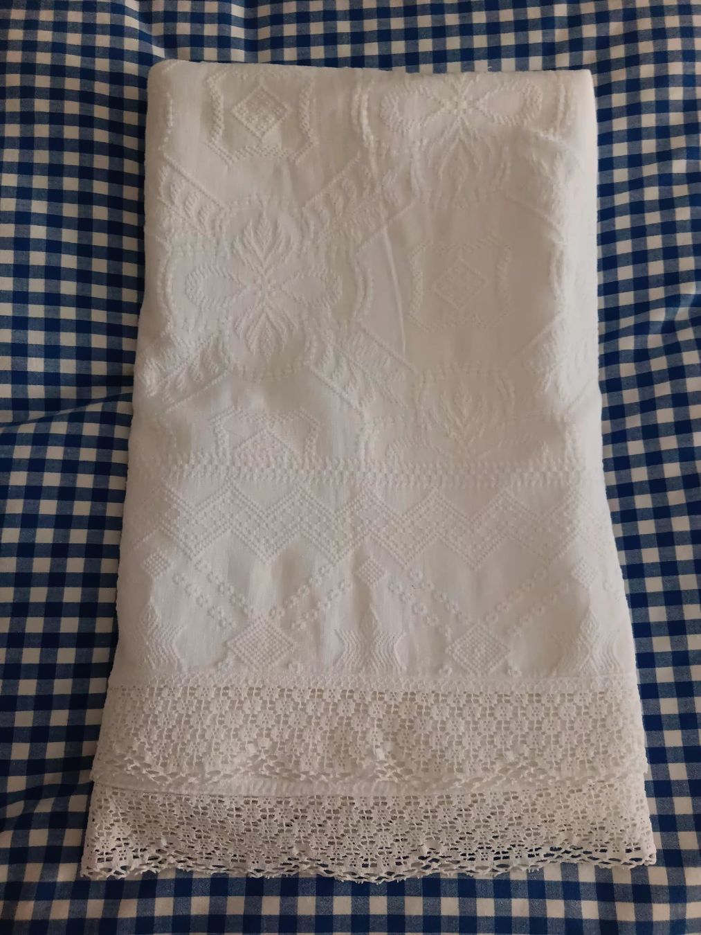 Bettwäsche: piquet bettüberwurf  – Gebraucht aus Ambrì von Maerz87