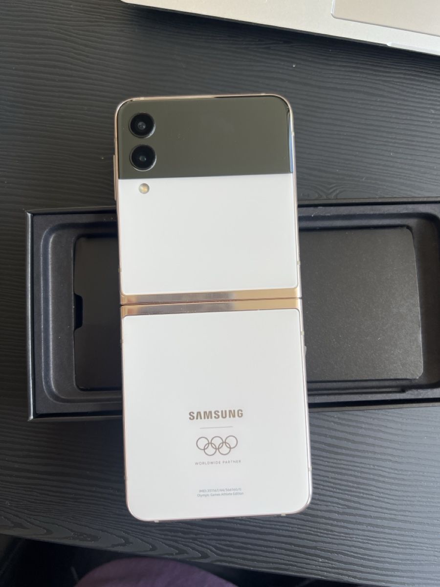 Samsung Telefoni cellulari / Smartphones: Samsung Galaxy Z Flip3  – Nuovo (secondo la descrizione) da Davos Platz venduto da kensi12 2