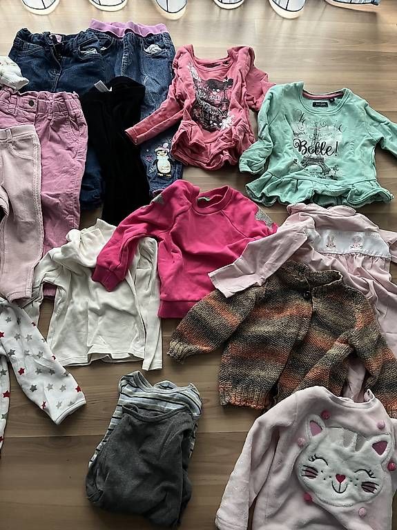 Lotti & Set di vestiti: Kleiderpaket Mädchen 92 warm, Winter,18 Teile – Usato da Pfungen venduto da nad_vt7k 3