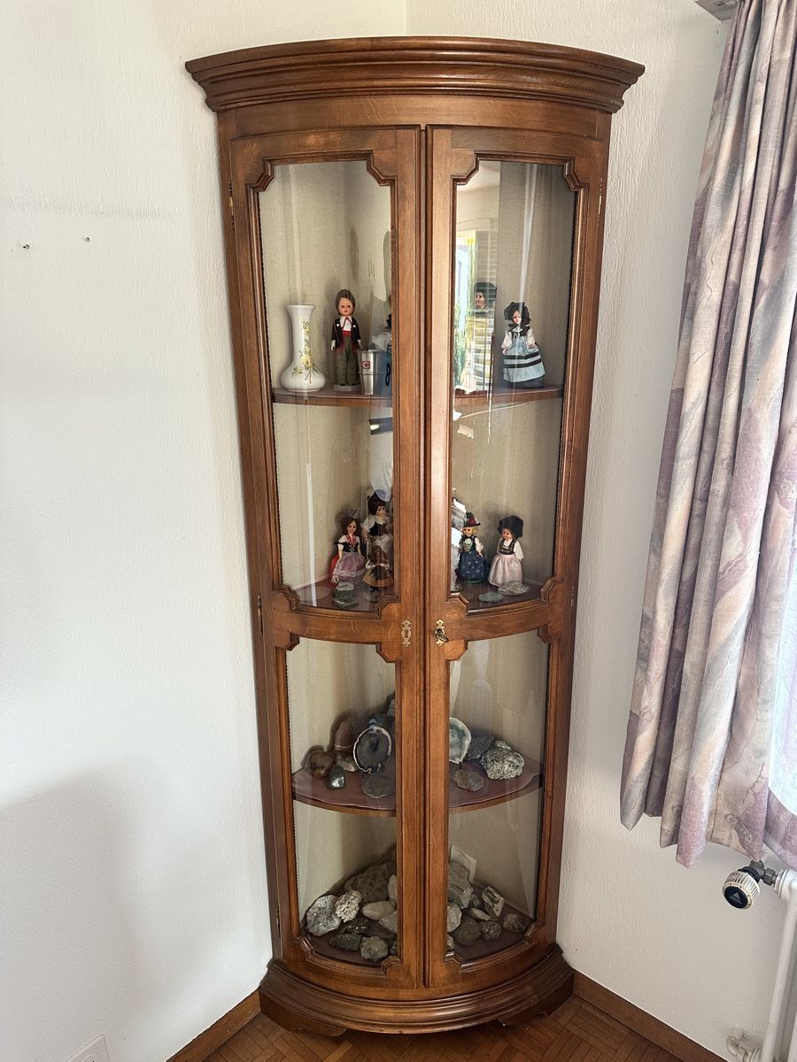 Vetrine: Eckvitrine Vintage mit Beleuchtung  – Usato da Grüningen venduto da DomegaStore 1