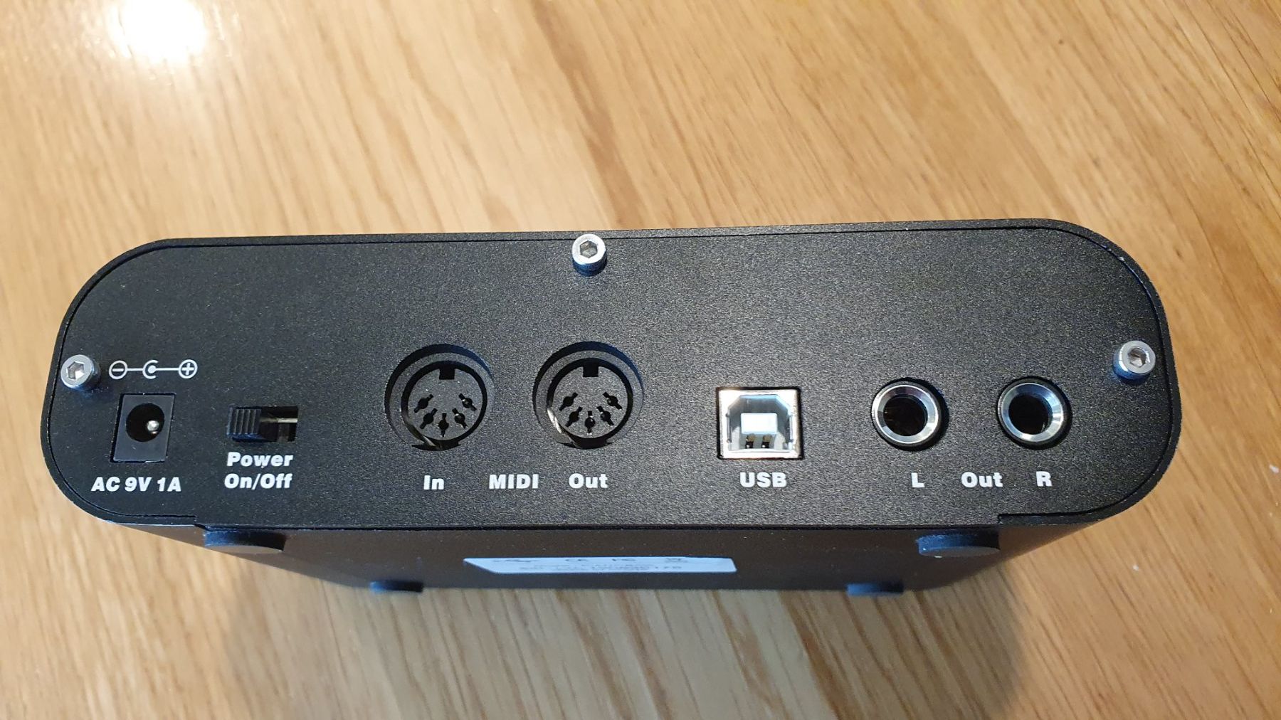 Behringer Strumenti musicali: Midi Controller Keyboard Behringer mit Pianobox – Usato da Teufen AR venduto da Arcros 2