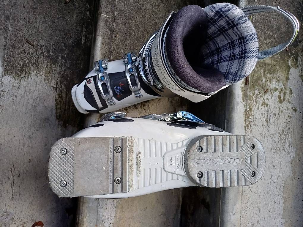 Chaussures hommes: Skischuhe – D'occasion à Studen BE par Chaeferli74 1