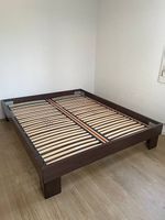 Gut erhaltener Bettrahmen und Bettrost 160cm breit