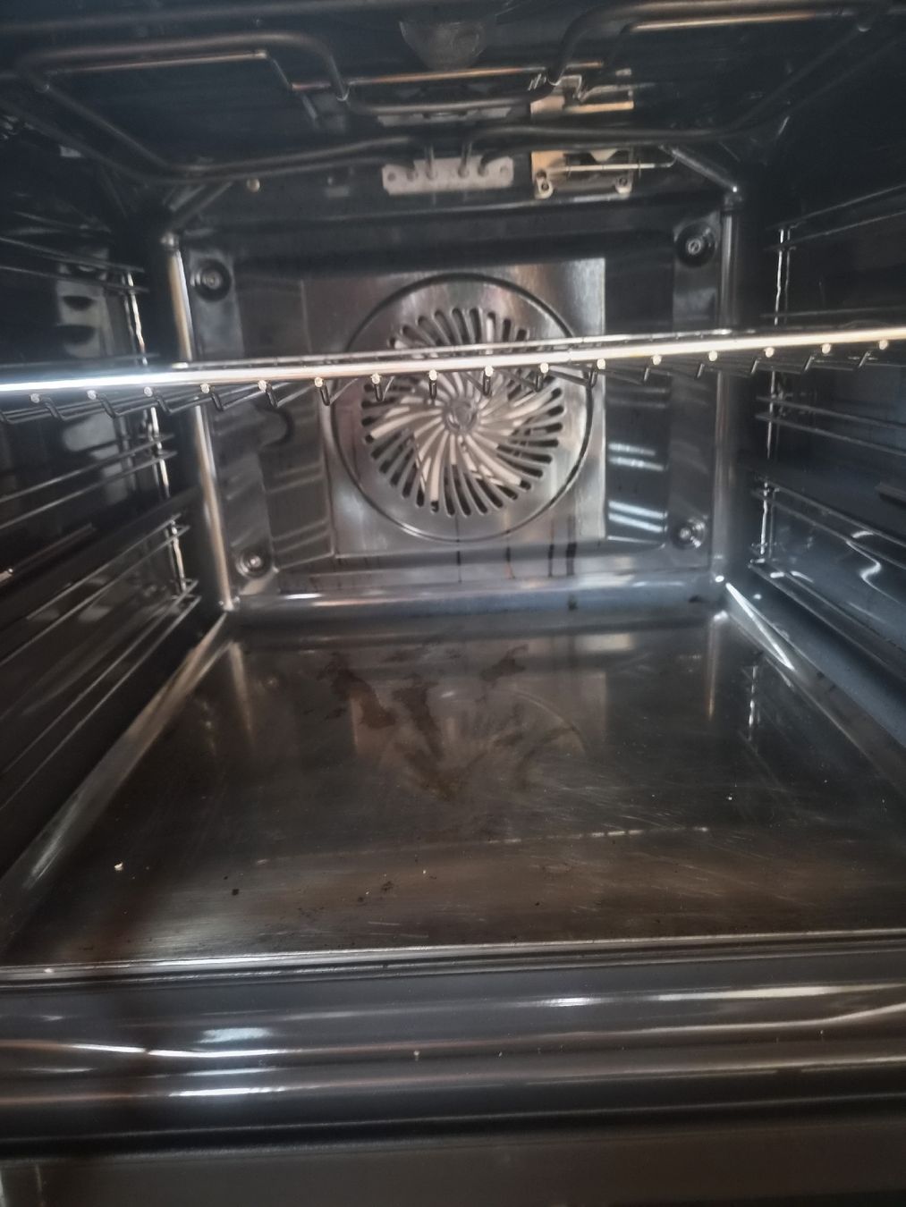 Electrolux Fours: Electrolux Backofen EB7L4WE Umluft A+ 71L Weiss – D'occasion à Safnern par ROEDGM 3