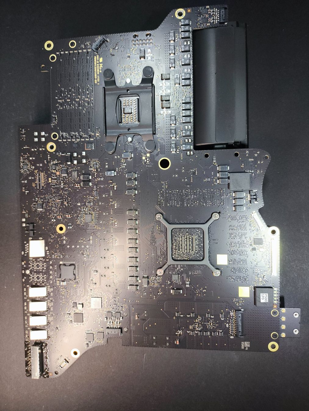 Schede madri: iMac Mainboard 2017 27" 5k Ersatzteil – Usato da Möhlin venduto da mcintel 1