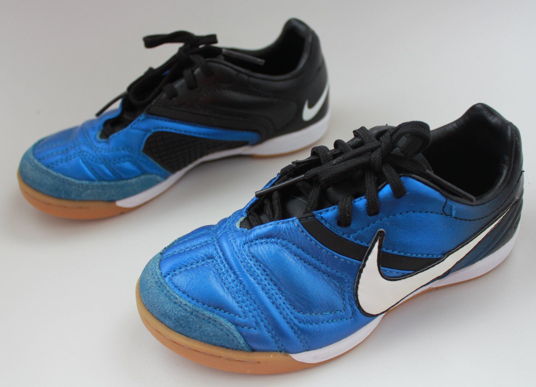 Nike Chaussures garçon: Baskets Nike t. 30 – D'occasion à Peseux par Gilloss