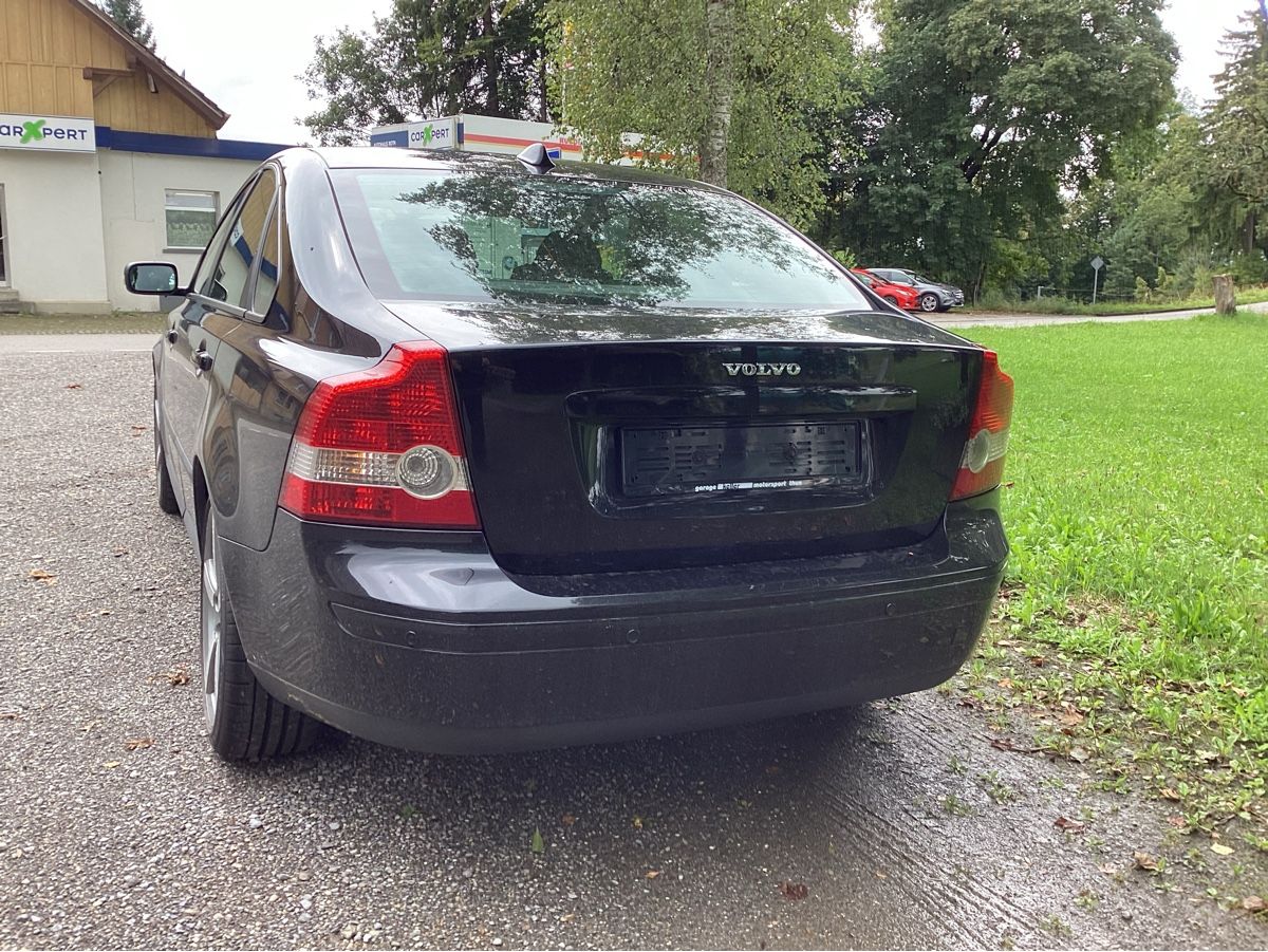 Volvo Automobili: Volvo S40 2.4 – Usato da Eggiwil venduto da M8Black 5