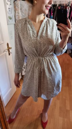 Schickes Herbstkleid mit Punkten Gr.42/44 - Wie neu!