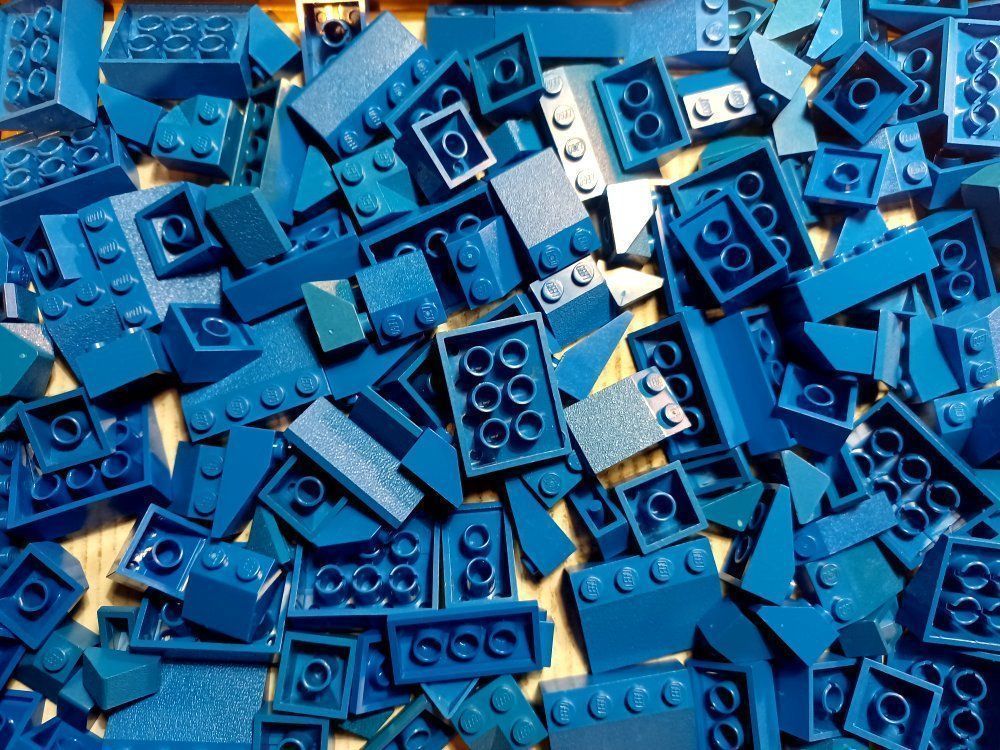 Lego Kit di costruzioni: Lego 150 bleues Haus Dachteile -B99 – Usato da Morges venduto da cardeman61