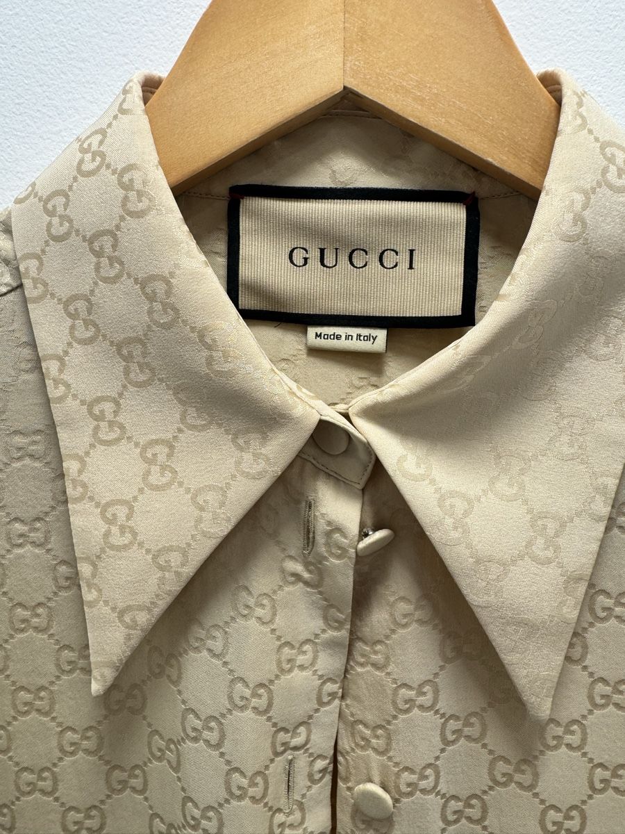 Gucci Blusen: Blouse Gucci GG pattern beige size 38, new! – Neu (gemäss Beschreibung) aus Thonex von Lux_brands01