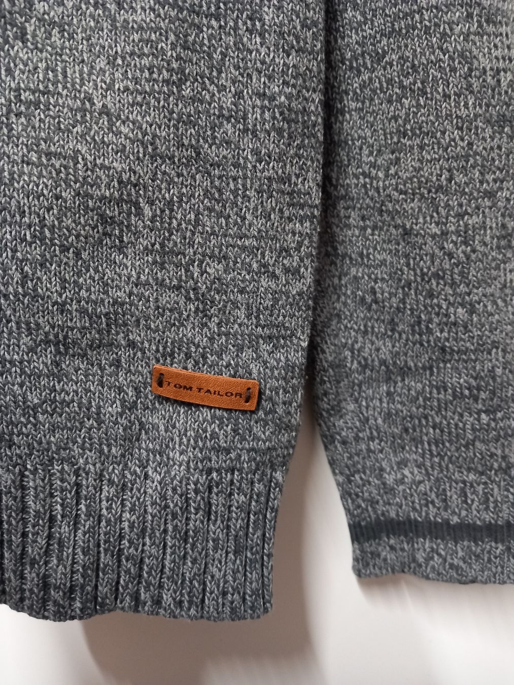 Tom Tailor Maglioni & Felpe: Tom Tailor Herrenpullover Gr. M, grau-meliert – Usato da Gwatt (Thun) venduto da umwelt-brocki 2