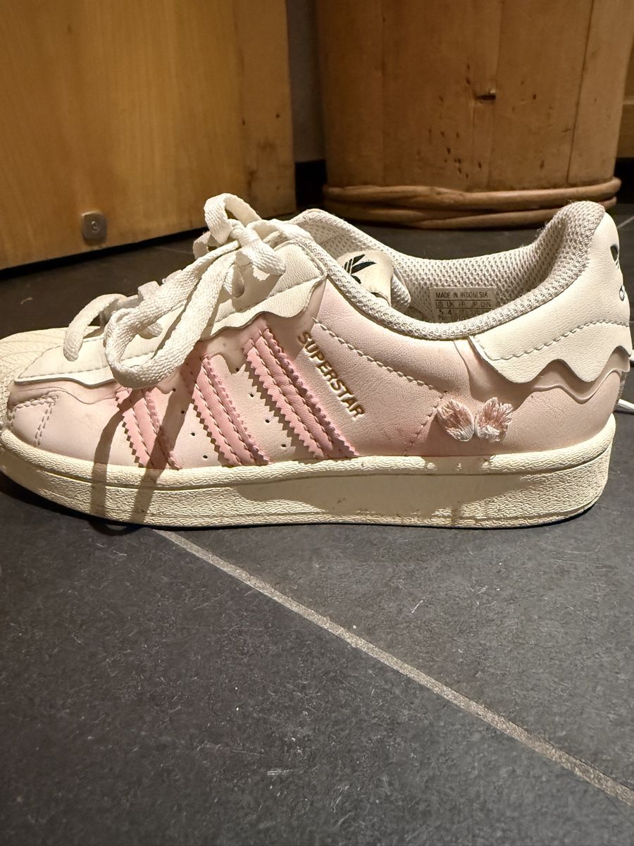 Adidas Scarpe per ragazze: Rosa Adidas Superstars – Usato da Trimmis venduto da moonsoon1421 1