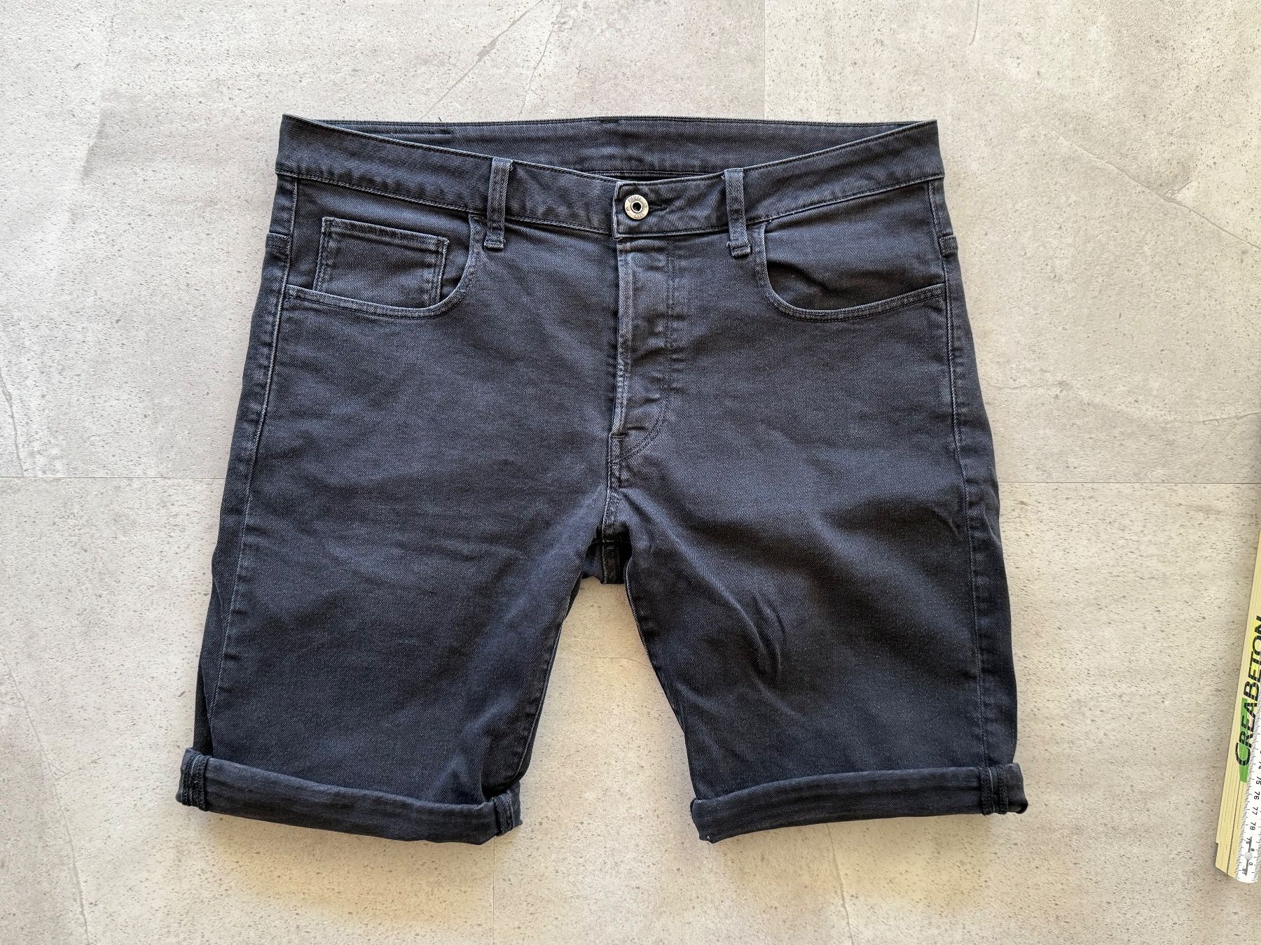 G-Star Jeans: G-Star / Shorts / Schwarz / 34 / Hose / Kurz – Gebraucht aus Kirchberg BE von Noelstr