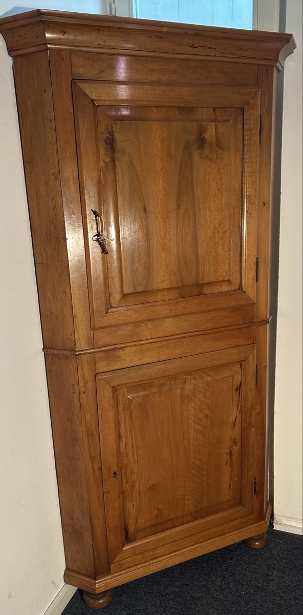 Armadi: Meuble d'angle style rustique en noyer – Usato da Belmont-Lausanne venduto da yai01 3