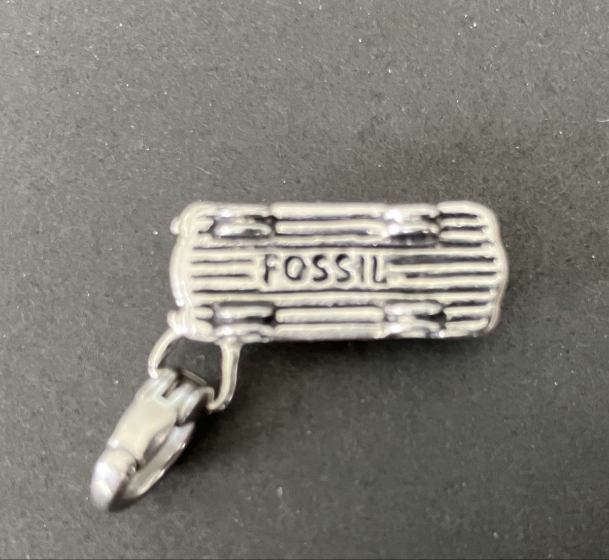 Fossil Ciondoli: Fossil Charm Anhänger Auto Rosa – Usato da Zürich venduto da Kue_Zuerich 3