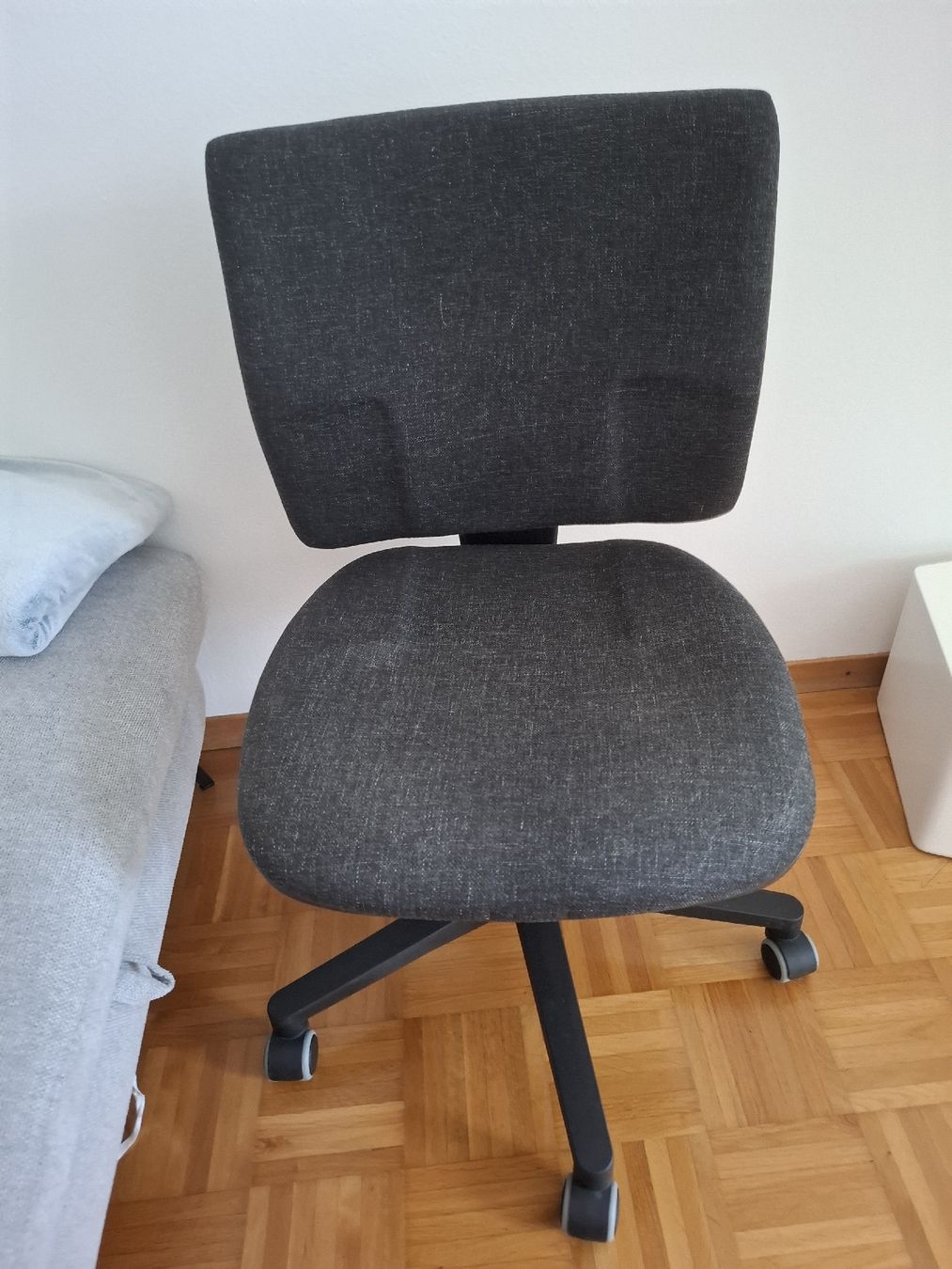 Sedie: Bürostuhl Stoff grau gut erhalten – Usato da Zürich venduto da cor_7yj5 1