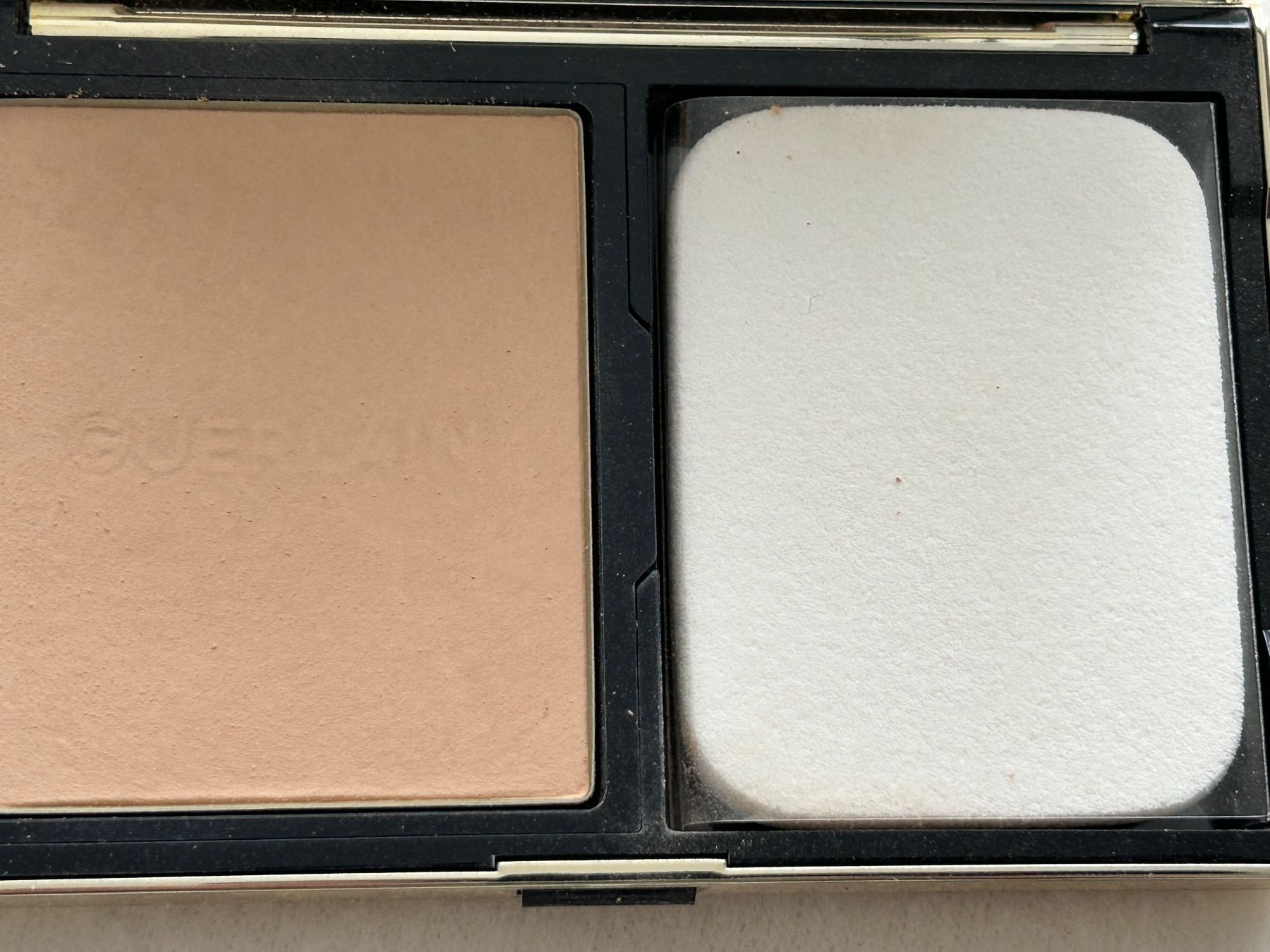 Guerlain Make-up: Guerlain Parure Gold Skin Control – Usato da Kloten venduto da Partito99