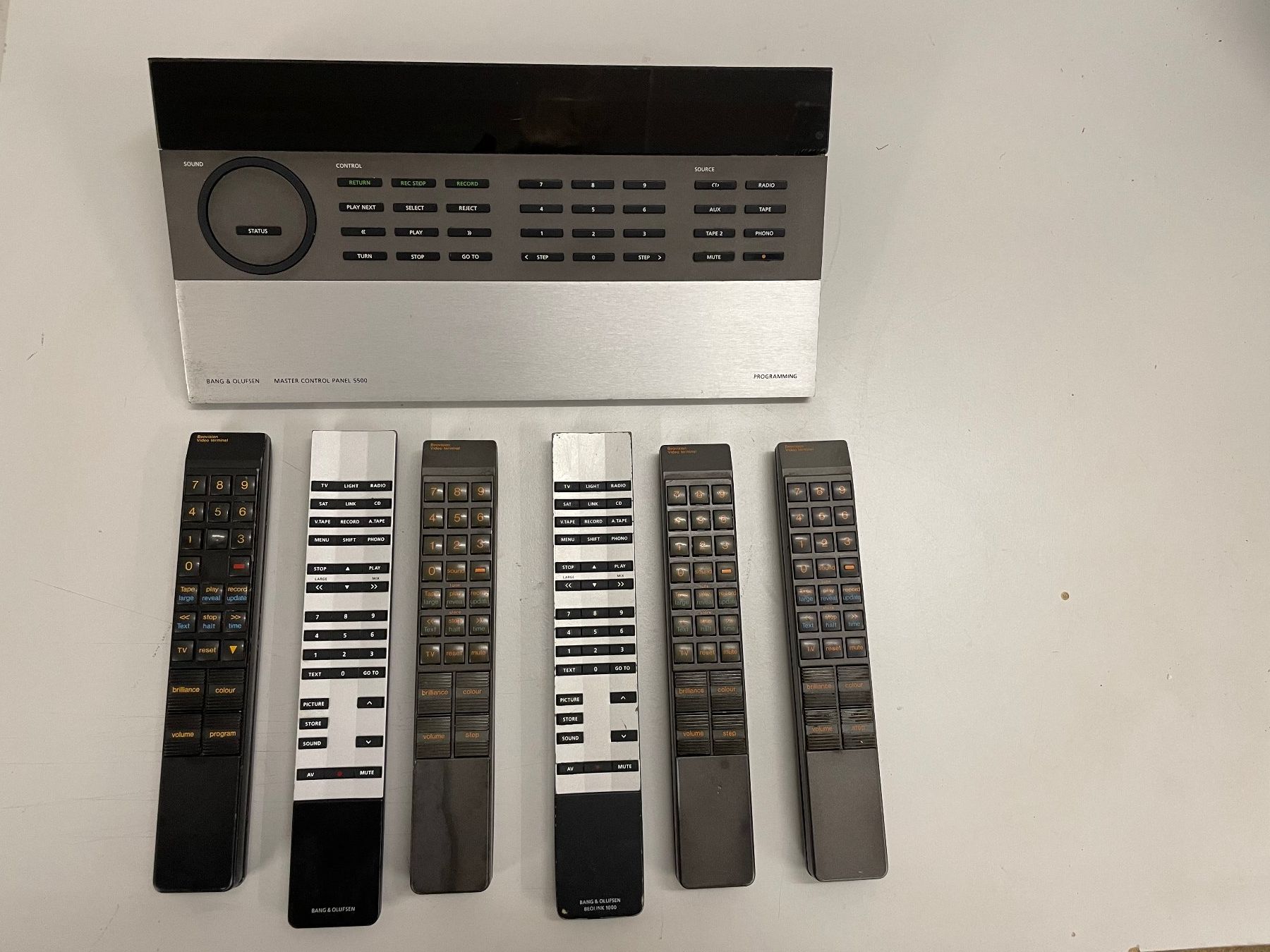 Bang & Olufsen Telecomandi: Lots de 7 télécommandes  Bang&Olufsen – Usato da La Croix (Lutry) venduto da netrajet