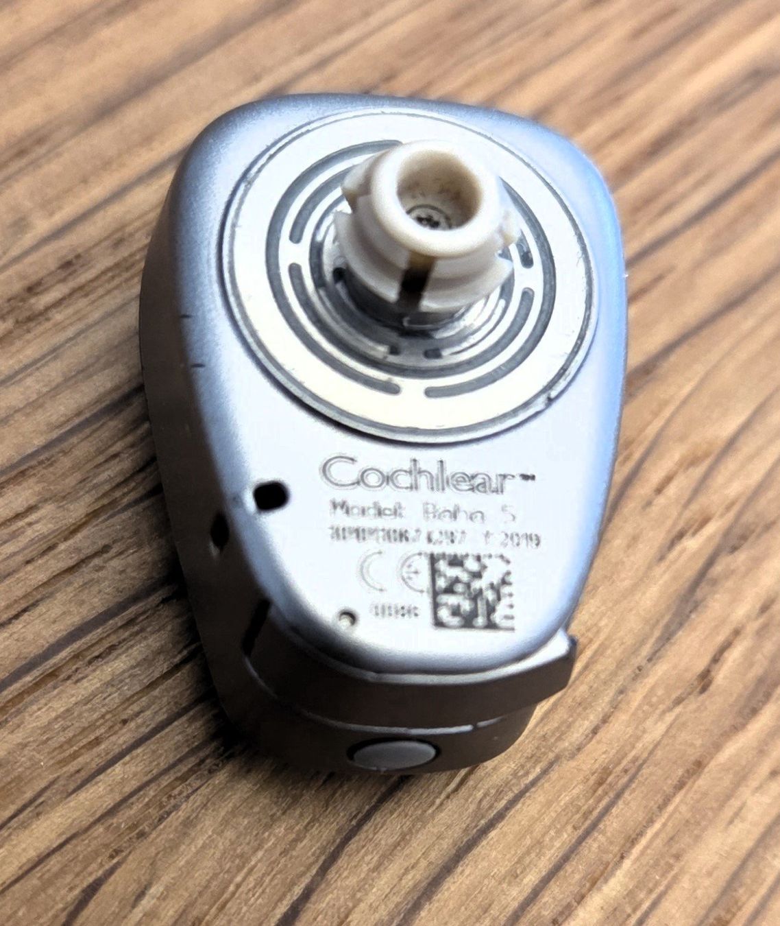 Attrezzature mediche: Hörgerät Cochlear Soundprozessor BAHA 5 – Usato da Flums venduto da Chrom94 4