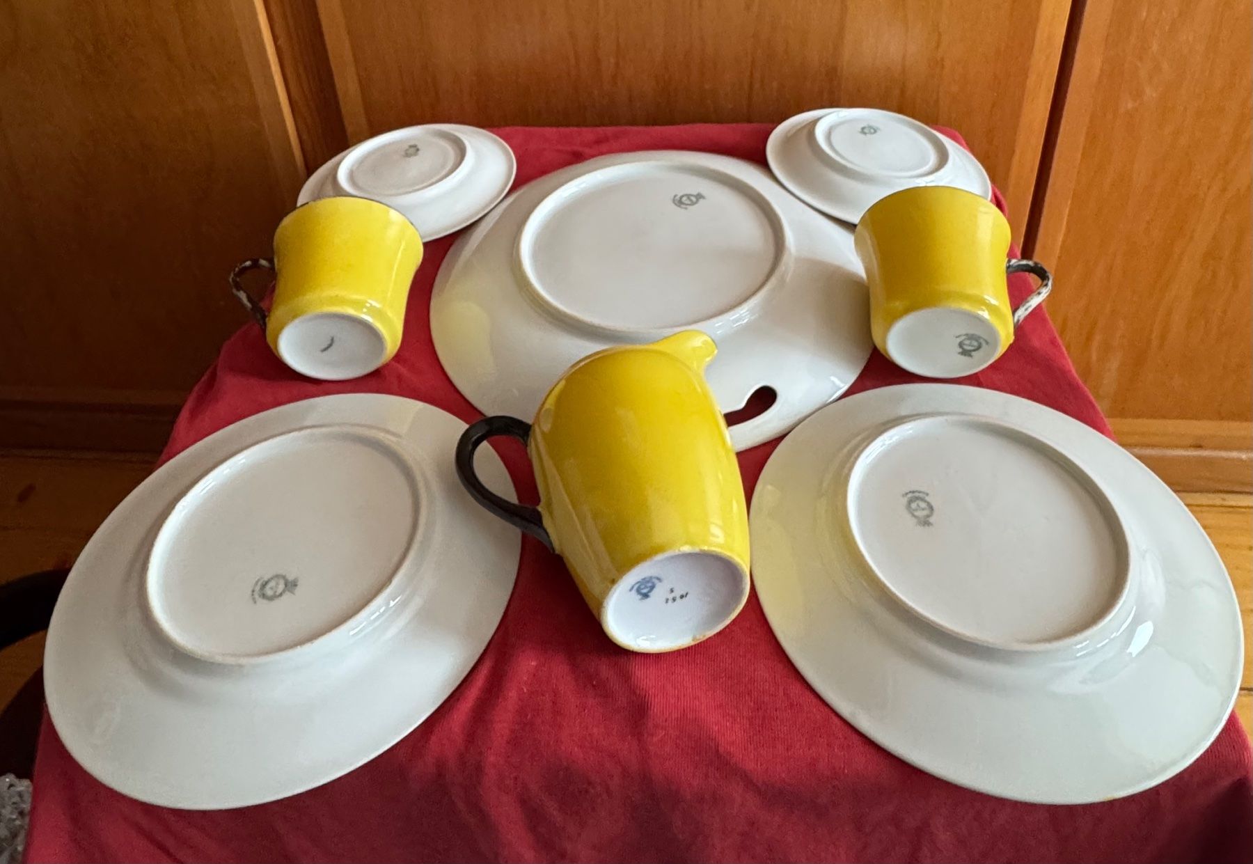 Set di piatti: Art Deco Kaffeeservice 1921-1927 Tschechien – Usato da Grabs venduto da Dekostuebli 1