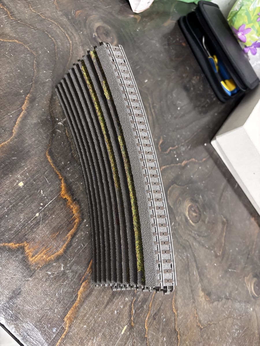 Märklin Modellini di ferrovie: Märklin C-Gleis radius R2 – Usato da Seftigen venduto da Laersu02