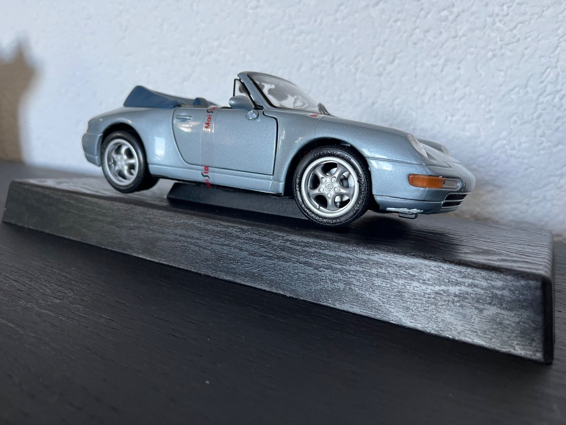 Porsche Modellautos: Porsche 911 Carrera Cabriolet 1994 1:18 – Gebraucht aus St-Cergue von ncu_t267 2