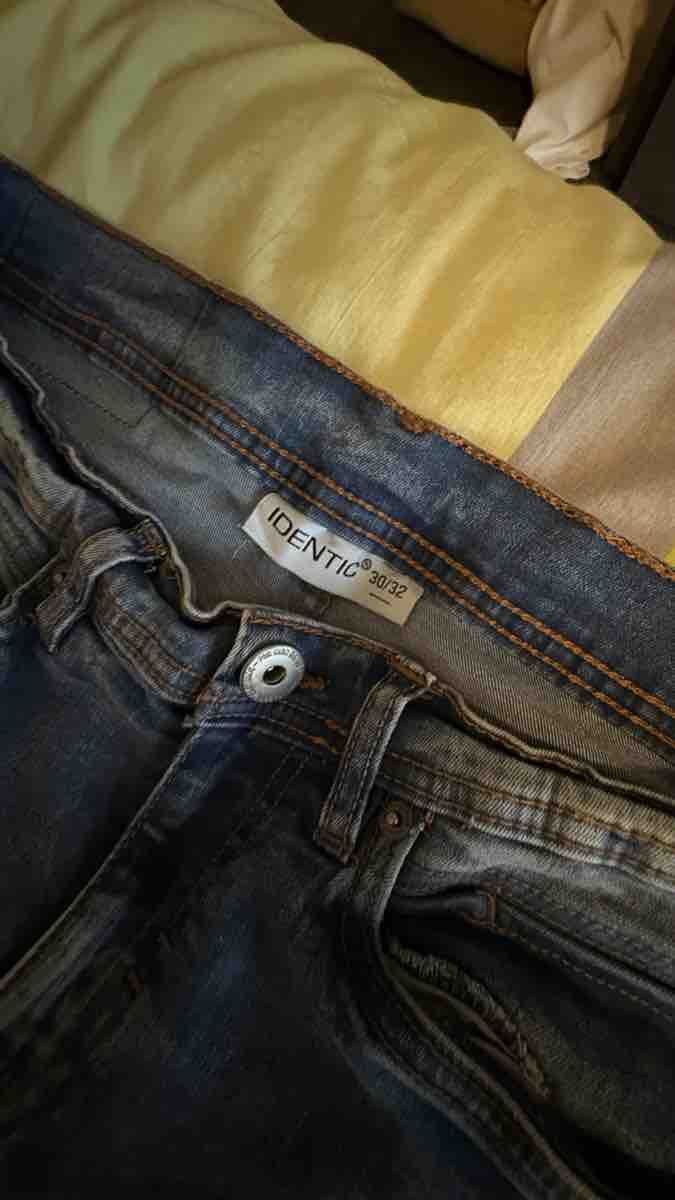 Jeans: Identic Jeans Blau Grösse 30/32 – Neu (gemäss Beschreibung) aus Niederrohrdorf von Aldi01 1
