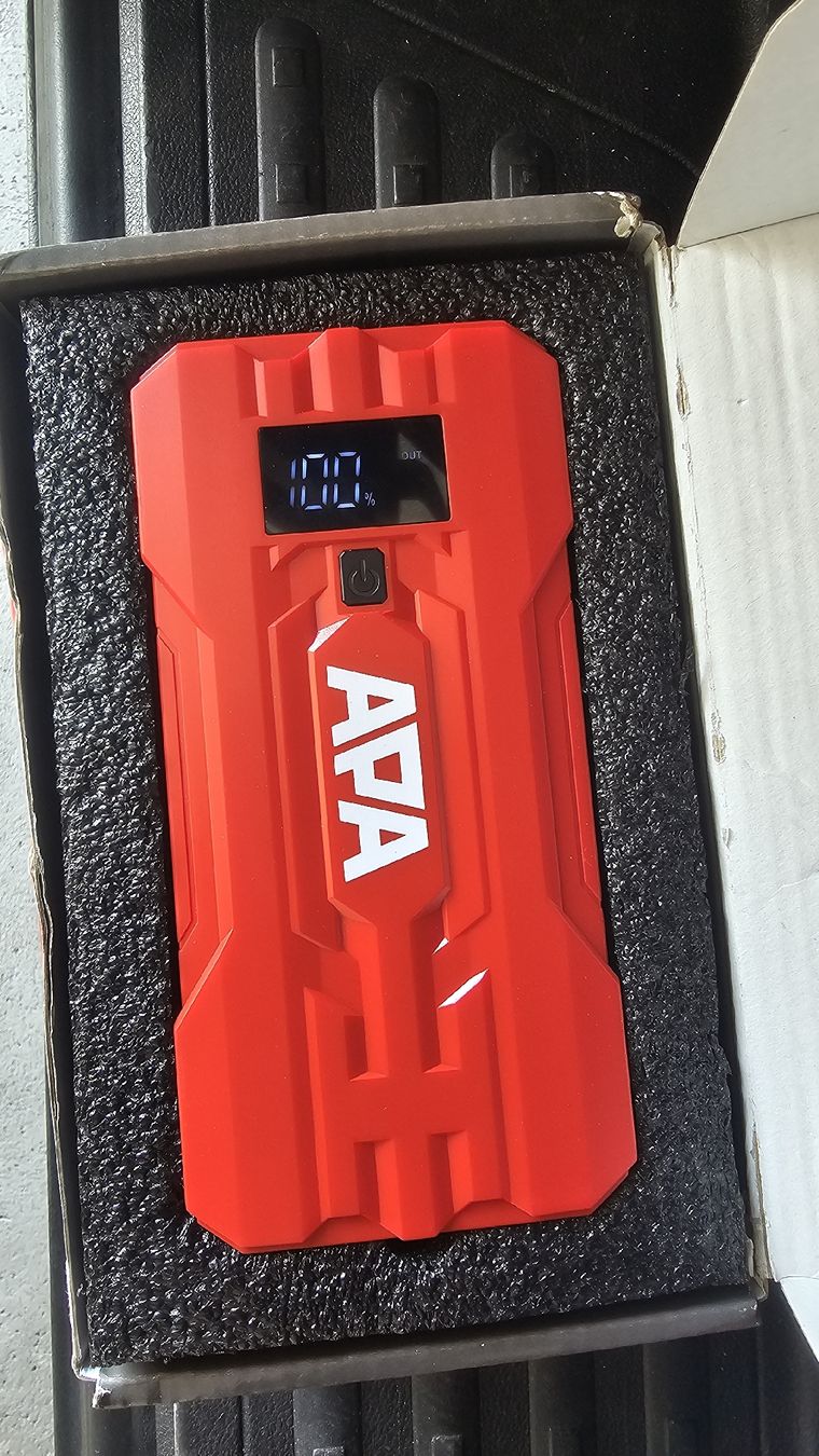 Batterie-Ladegeräte: Auto Booster APA 10000 mAh   – Neu und originalverpackt aus Laupen ZH von Axn.16
