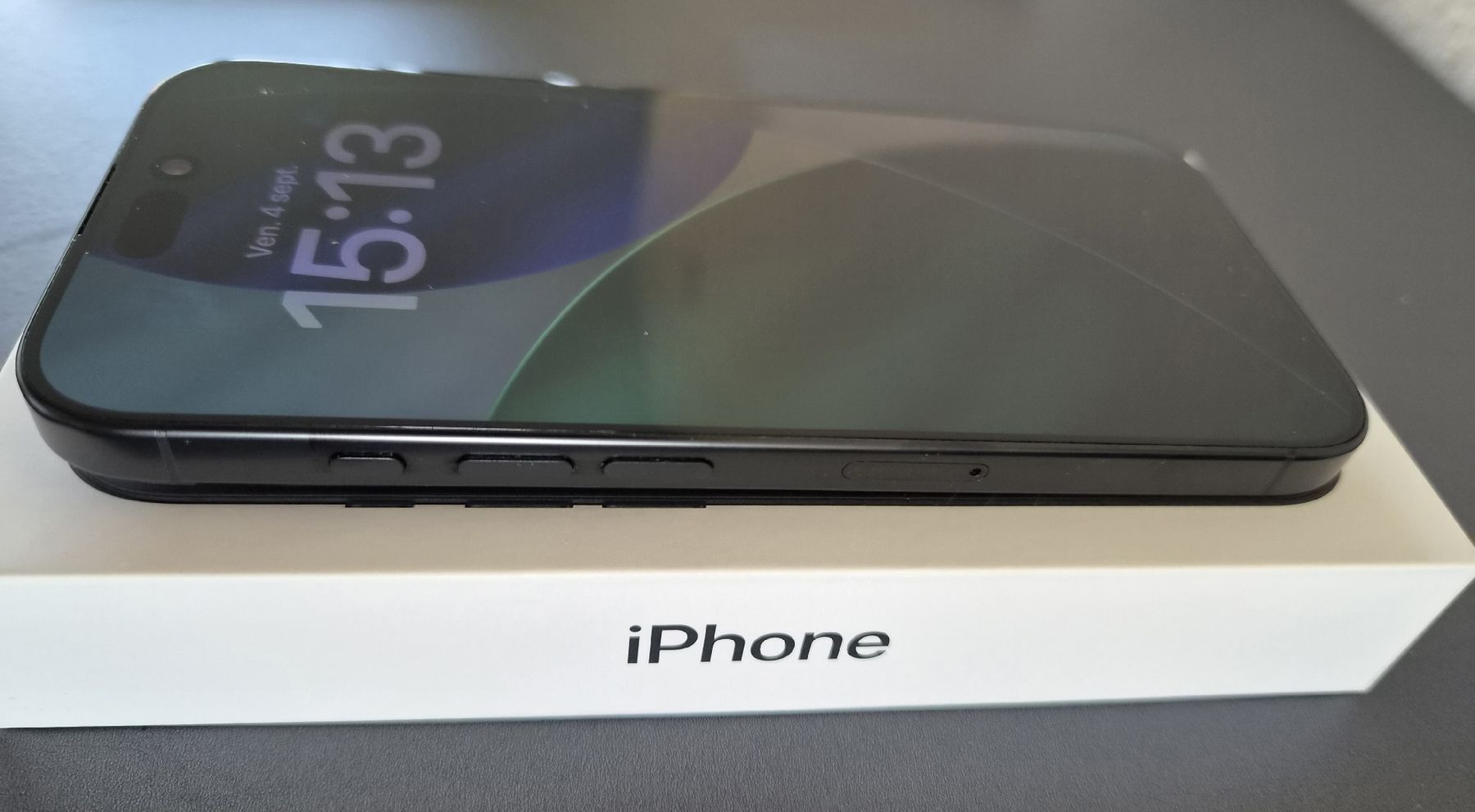 Apple Telefoni cellulari / Smartphones: Smartphone Apple iPhone 16 Pro 128 Go Black Titanium – Nuovo (secondo la descrizione) da Biel/Bienne venduto da V.John67 4