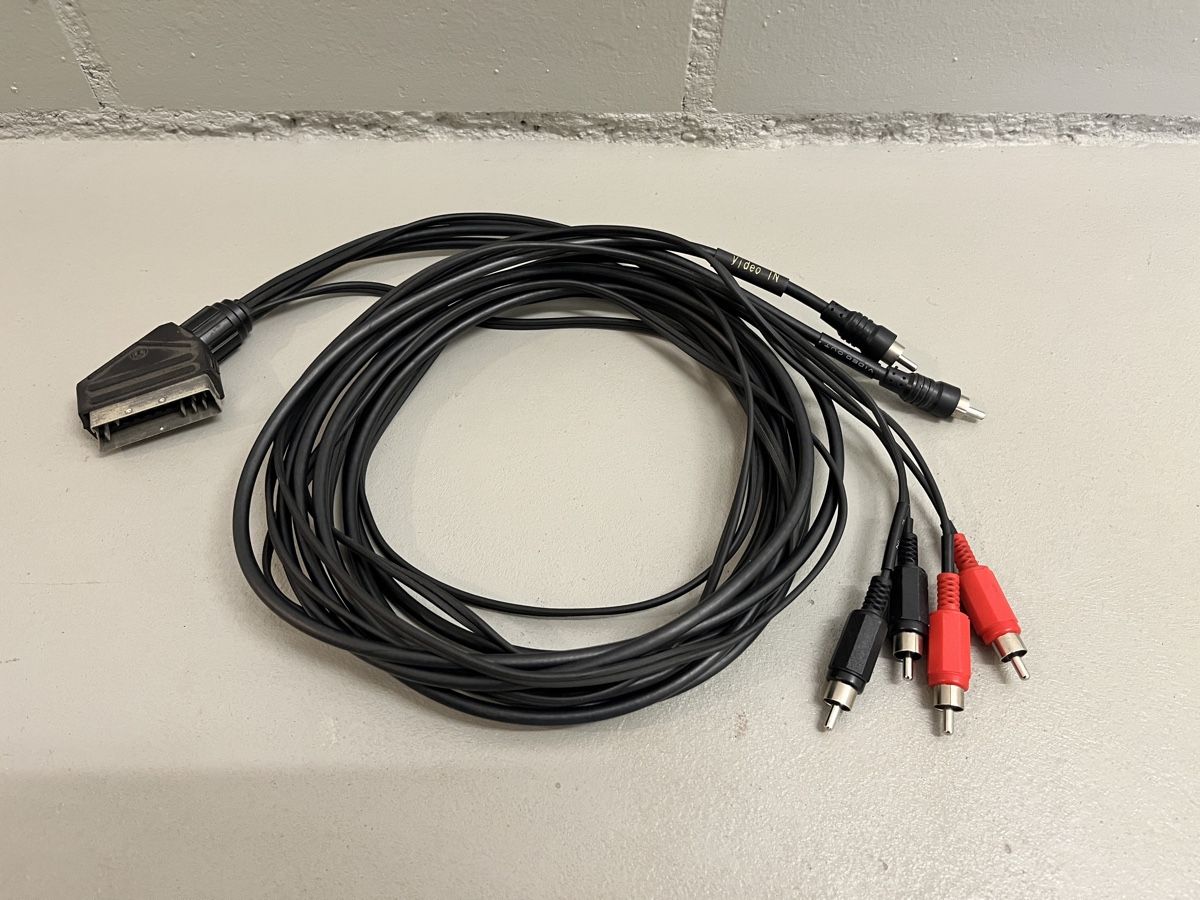 Unità & Adattatore: SCART/Cinch Kabel Audio Video Adapterkabel – Usato da Spiez venduto da Fridu99