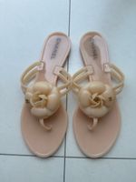 Chanel tongs camélia T39 comme neuves été luxe ☀️