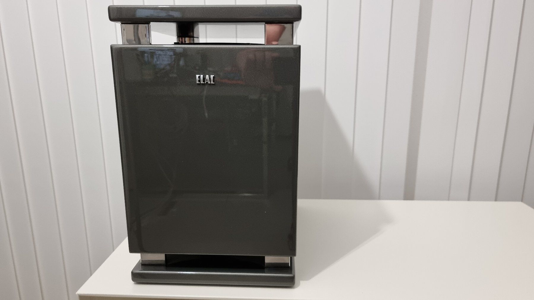 Elac Home Cinema: Elac SUB 2040 ESP, fetter Subwoofer – Usato da Zürich venduto da tomm9404