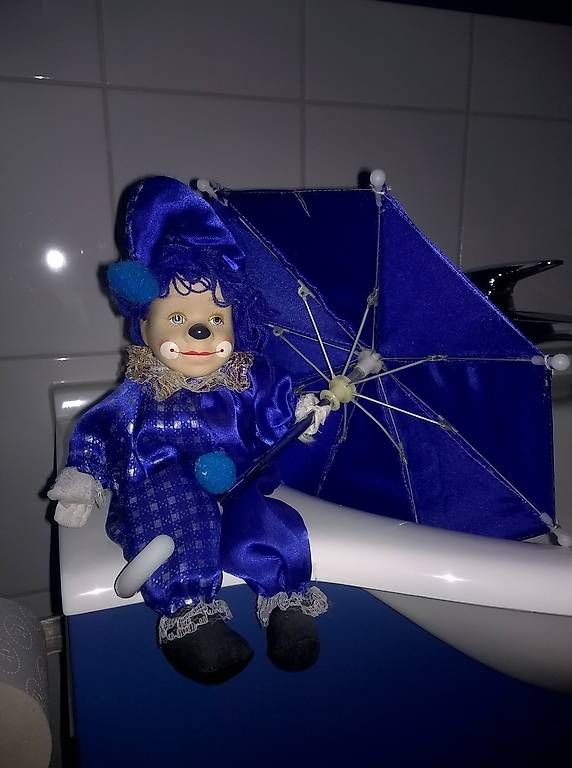 Statuette: Clown mit Regenschirm – Usato da Hunzenschwil venduto da MuellerAarau