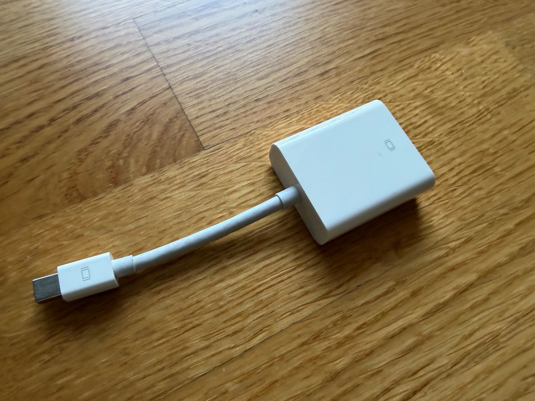Apple Unità & Adattatore: Original Apple Bildschirm-Adapter Mini Display Port zu VGA – Usato da Basel venduto da durelm