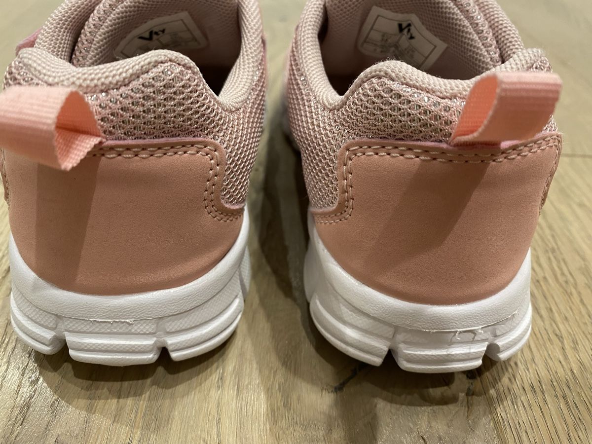 Scarpe per ragazze: Hallenschuhe Grösse 30 – Usato da Lachen/SZ venduto da Flower2 3