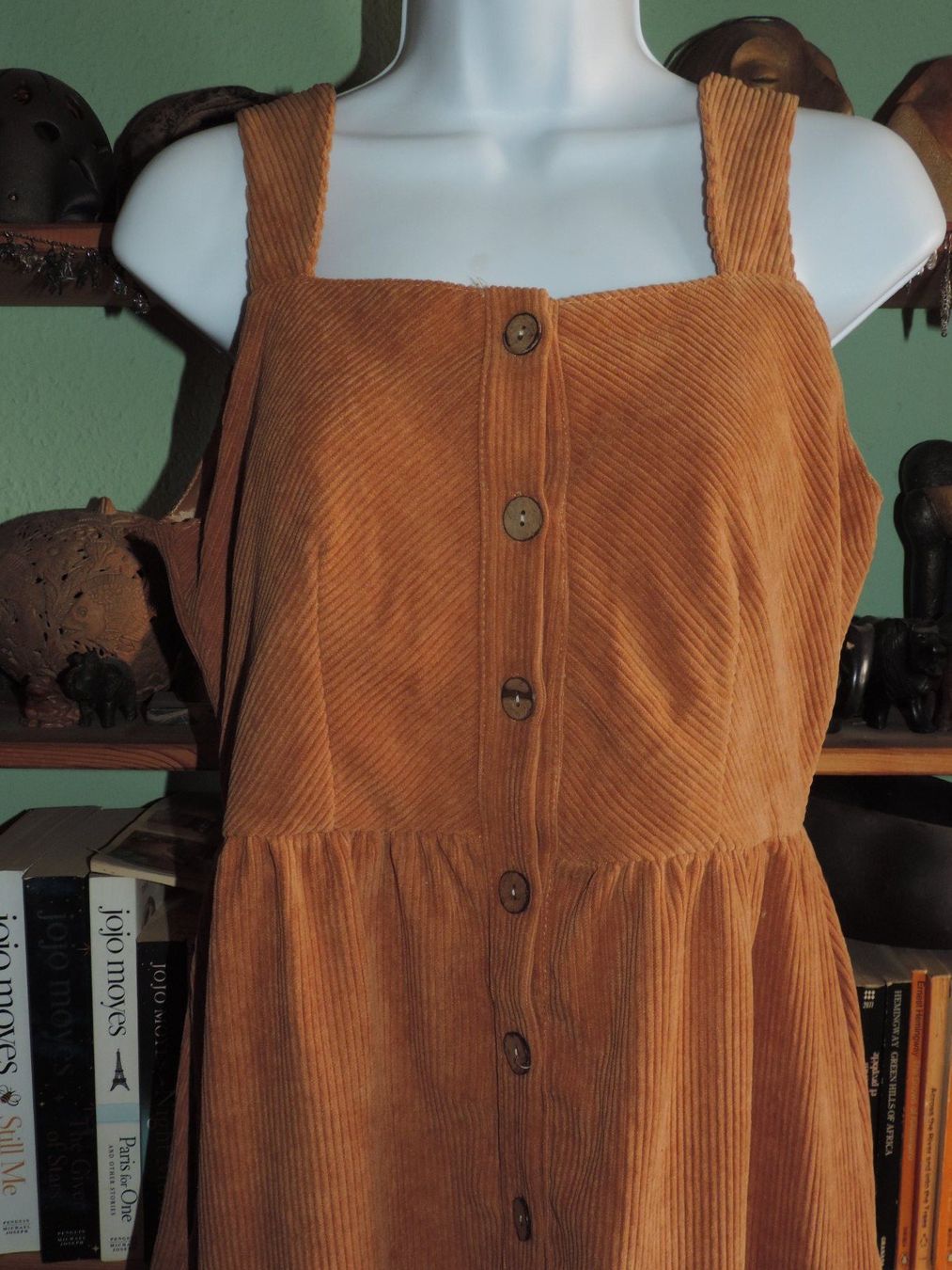 Vestiti: jolie robe cotelée brun camel – Usato da Genève venduto da Axelle333 4